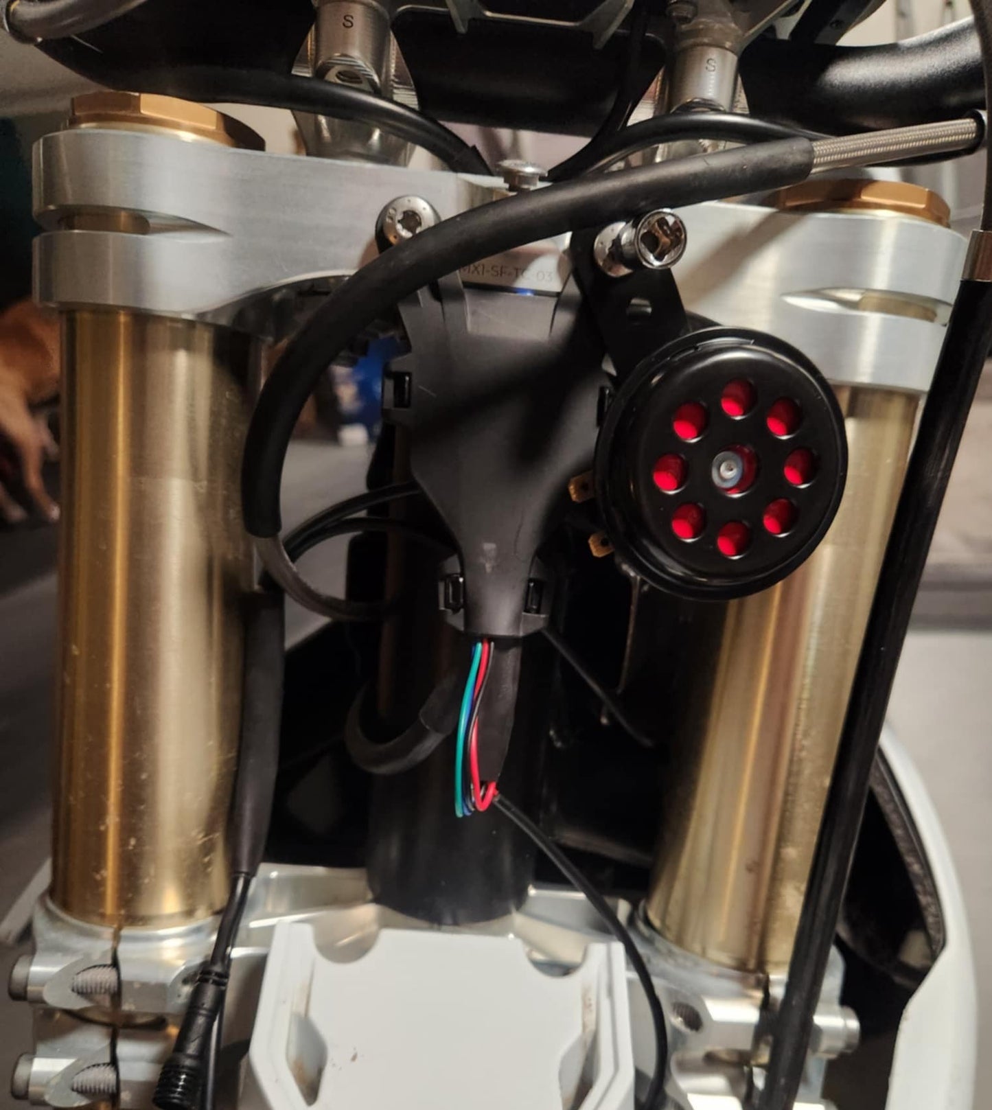 Stark Varg MX Horn Kit